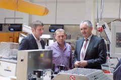 Staatsminister Thomas Schmidt besucht die Bäckerei Stölzel in Rochlitz