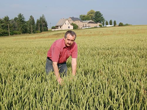 Thomas Schmidt bei der Arbeit als Landwirt