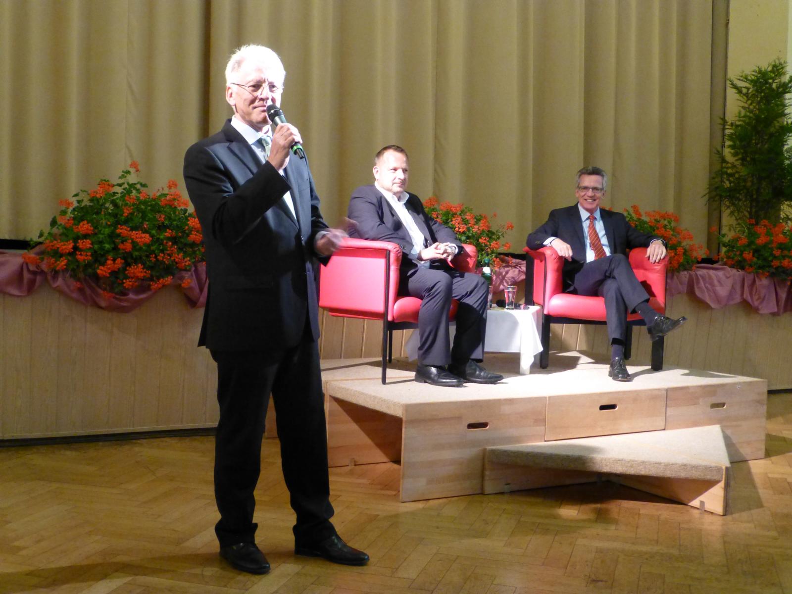 Bürgermeister Thomas Eulenberger begrüßt Innenminister