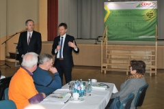 Beim politischen Gedankenaustausch mit den Gästen