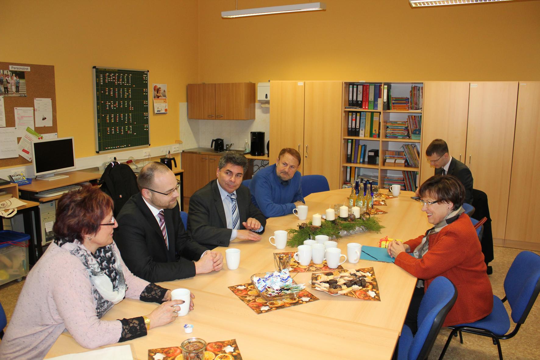 Besuch von Staatsministerin Kurth in der Grundschule Hartmannsdorf