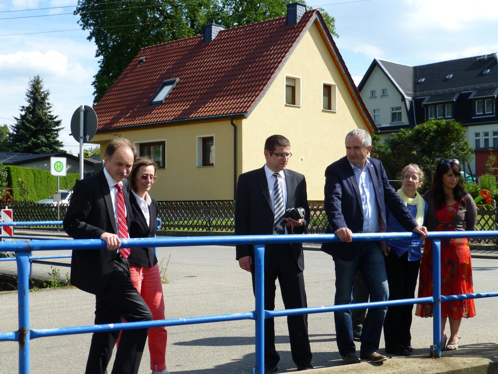 Besichtigung der im Zuge des Juni Hochwassers 2013 stark geschädigten Stützwand.