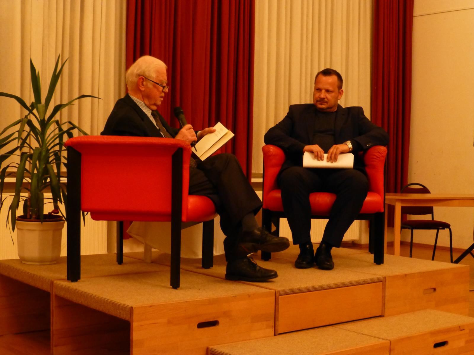 Ministerpräsident a.D. Prof. Dr. Biedenkopf liest aus seinem Buch: „Wir haben die Wahl“.