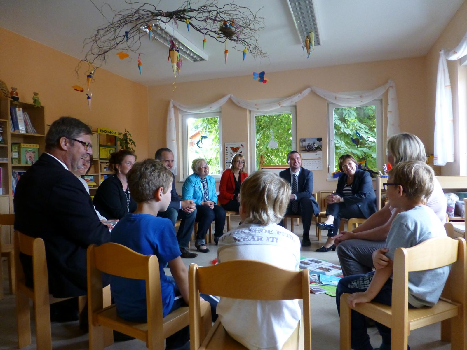 Die schönsten Erlebnisse im Kindergarten berichteten drei angehende Erstklässer der Ministerin