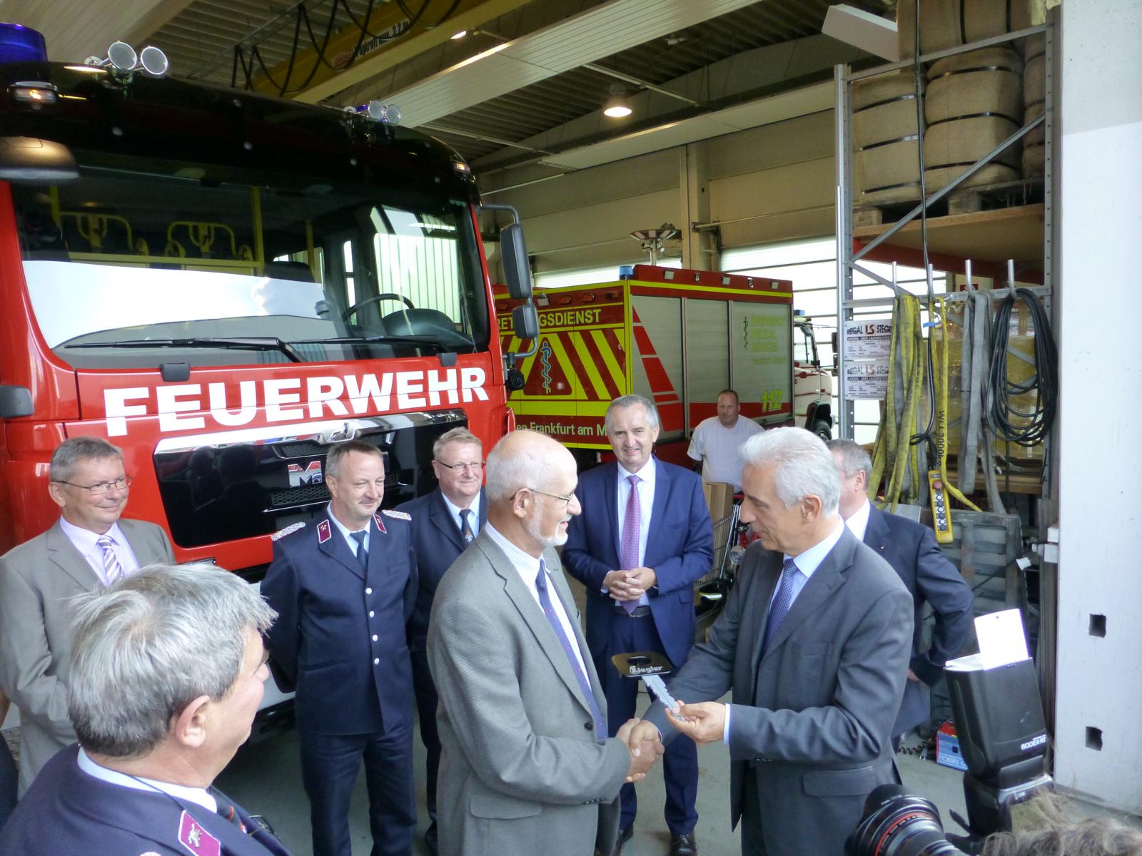 Feierliche Übergabe eines neuen Feuerwehrfahrzeuges an die Feuerwehr Niesky