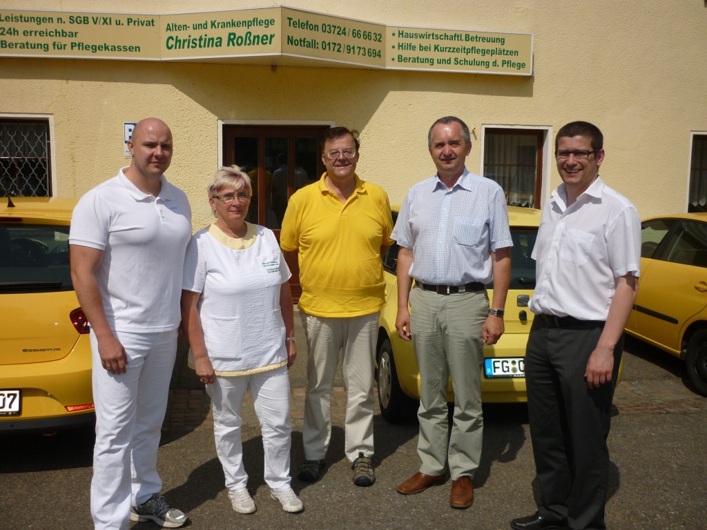 Familienunternehmen in zwei Generationen – Familie Roßner beim Besuch von Thomas Schmidt MdL und Bürgermeister Lars Naumann zum Kommunaltag.